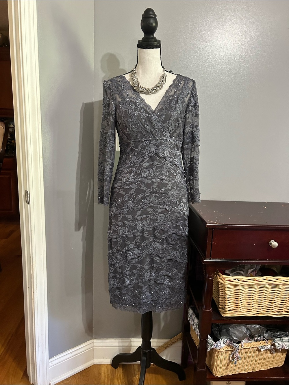 VTG Cache Cocktail Dress Sz 6 Gray Lace Overlay Sequins Beads V Neck & Back NWT